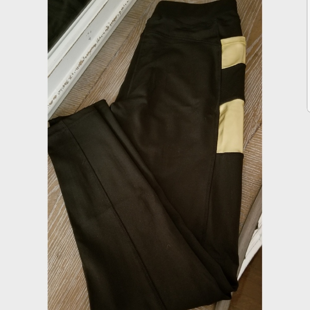 NWOT Leggings with Pockets!